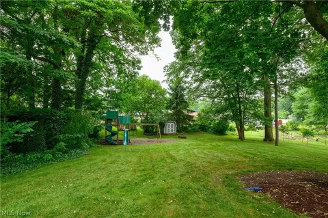Exterior - 515 Overdale Ave NW, Canton, OH 44708 photo 8 of 9