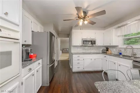 Kitchen - 515 Overdale Ave NW, Canton, OH 44708 photo 3 of 3