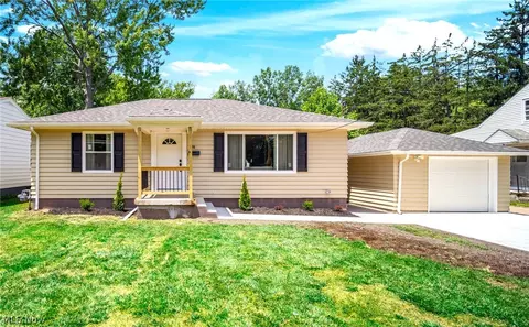 496 N Main St, Amherst, OH 44001