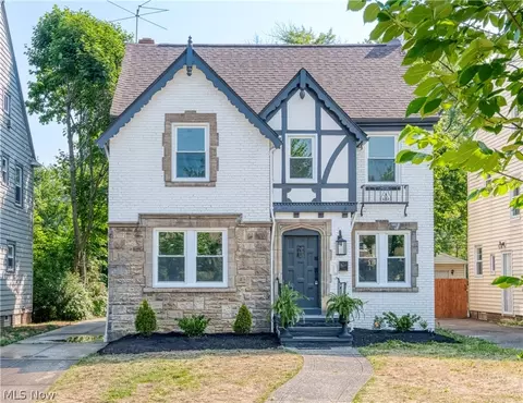 2211 Jackson Blvd, University Heights, OH 44118