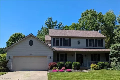 32272 Dorchester Dr, Avon Lake, OH 44012