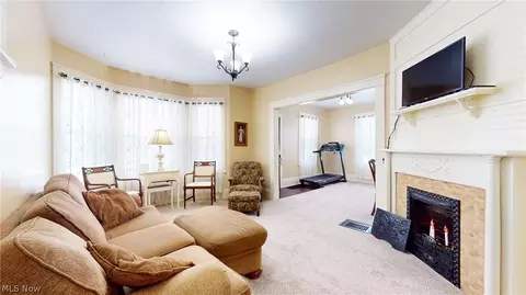 235 E Bridge St, Berea, OH 44017 photo 7