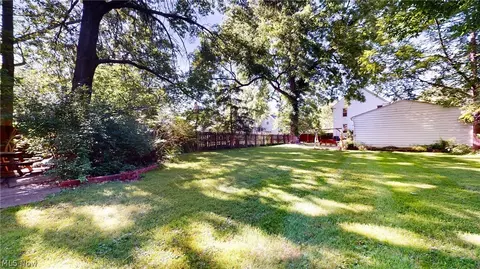 235 E Bridge St, Berea, OH 44017 photo 5