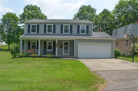 417 Crestwood Dr, Ravenna, OH 44266