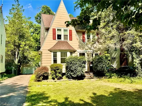 864 Cambridge Rd, Cleveland Heights, OH 44121