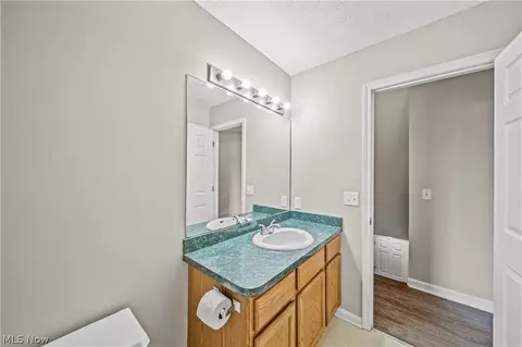 Bath - 9576 Cloverleaf Rd, Windham, OH 44288 photo 2 of 2