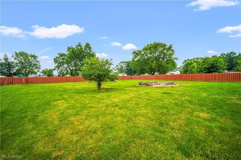 Exterior - 9576 Cloverleaf Rd, Windham, OH 44288 photo 6 of 6