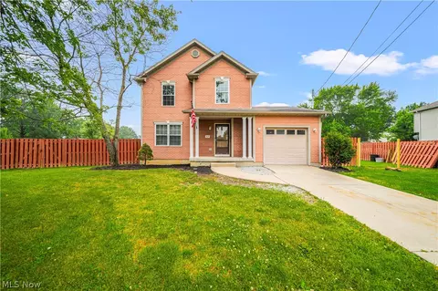 9576 Cloverleaf Rd, Windham, OH 44288