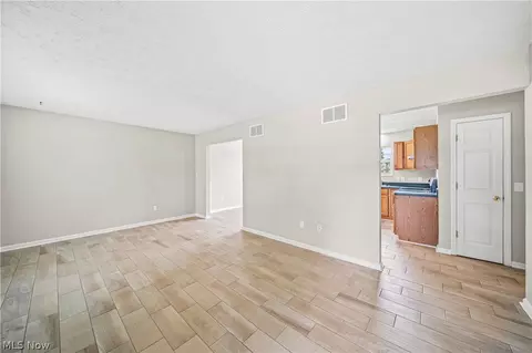 Living - 9576 Cloverleaf Rd, Windham, OH 44288 photo 2 of 4
