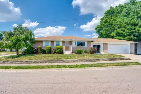 1893 Harding Ave, Akron, OH 44312