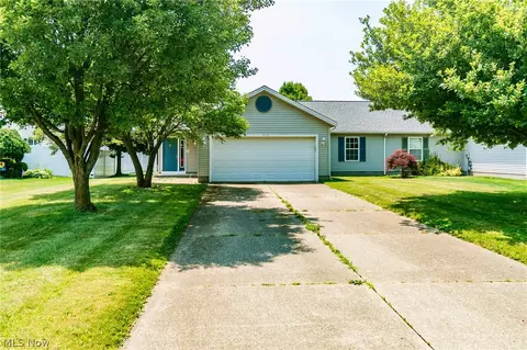 517 Greenside Dr, Painesville, OH 44077