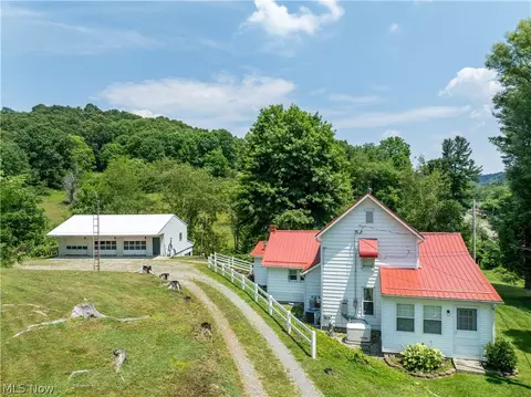 6337 Beaver Dam Rd SE, New Philadelphia, OH 44663