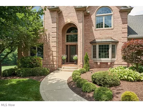 3735 Roberts Rdg, Akron, OH 44333