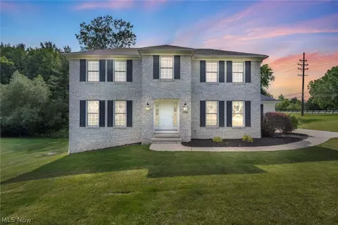 7510 Pinecrest Ln, Solon, OH 44139