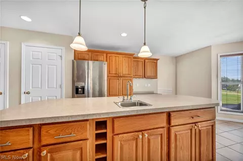 7510 Pinecrest Ln, Solon, OH 44139 photo 9