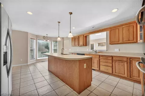 7510 Pinecrest Ln, Solon, OH 44139 photo 7