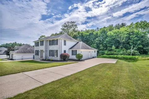 7510 Pinecrest Ln, Solon, OH 44139 photo 2