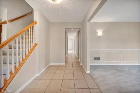 7510 Pinecrest Ln, Solon, OH 44139 photo 3
