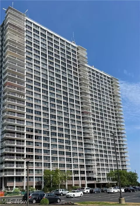 12700 Lake Ave #3004, Lakewood, OH 44107