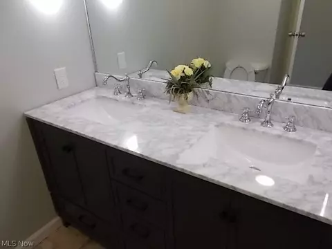 Bath - 513 Arabian Ct, Lagrange, OH 44050 photo 5 of 8