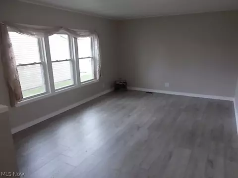 Living - 513 Arabian Ct, Lagrange, OH 44050 photo 1 of 3