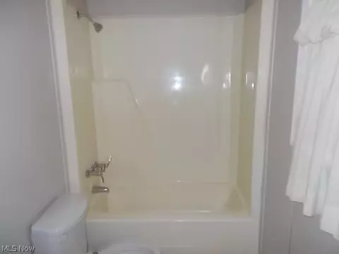 Bath - 513 Arabian Ct, Lagrange, OH 44050 photo 4 of 8