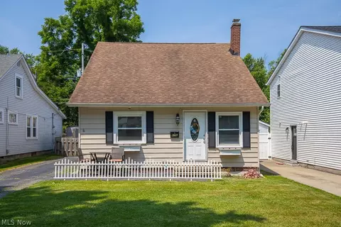 676 Cherokee Trl, Willoughby, OH 44094