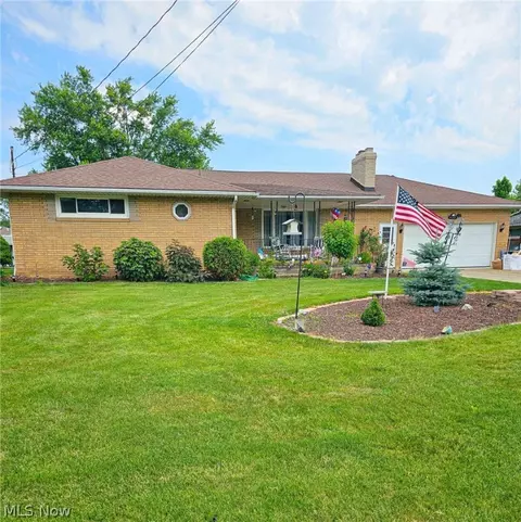 642 Robinson Rd, Campbell, OH 44405