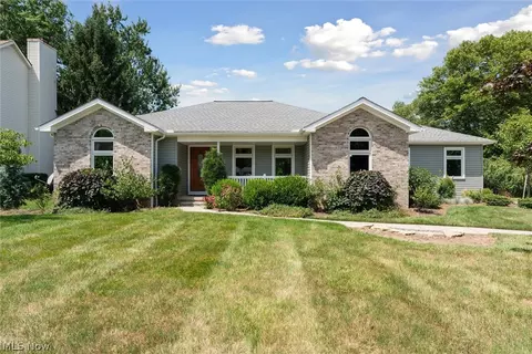 935 W Martin Ave, Amherst, OH 44001