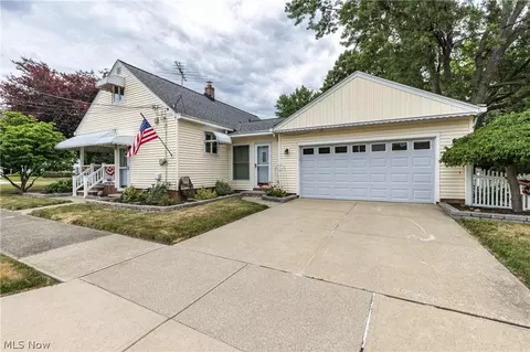 29220 Ridge Rd, Wickliffe, OH 44092