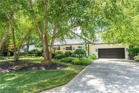 1847 Devonshire Dr NW, Canton, OH 44708