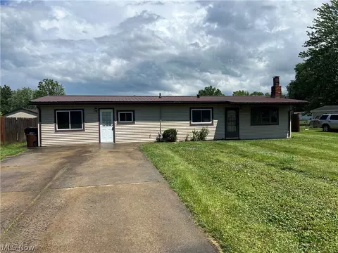 12601 Avalon Dr, Grafton, OH 44044