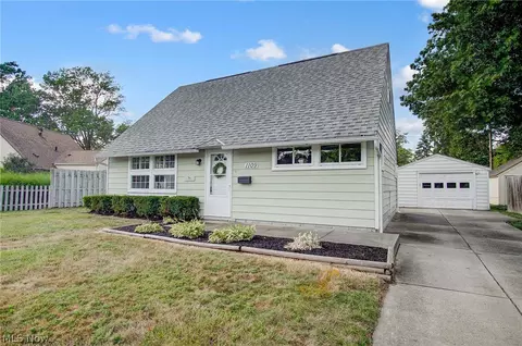 1109 Highland Ave, Cuyahoga Falls, OH 44221