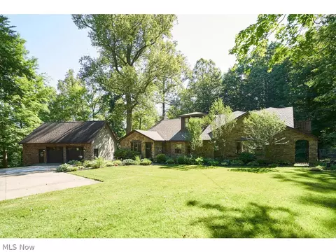1123 S Hametown Rd, Copley, OH 44321