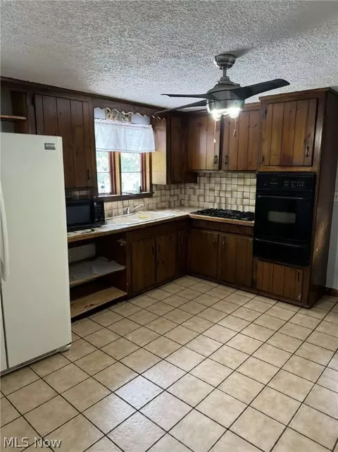 823 Bellflower Ave NW, Canton, OH 44708 photo 15
