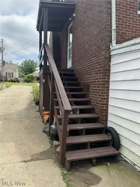 823 Bellflower Ave NW, Canton, OH 44708 photo 5