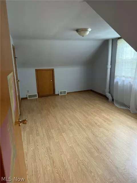 823 Bellflower Ave NW, Canton, OH 44708 photo 11
