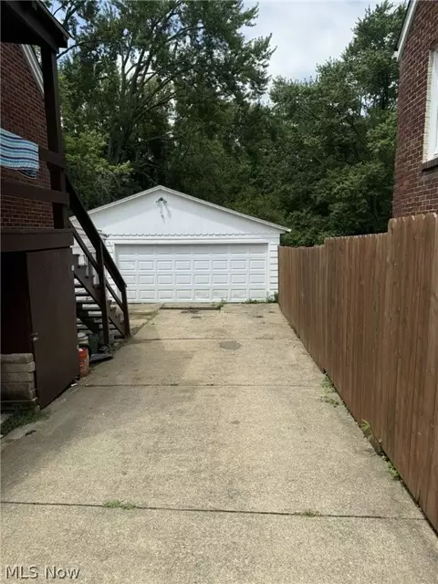 823 Bellflower Ave NW, Canton, OH 44708 photo 6