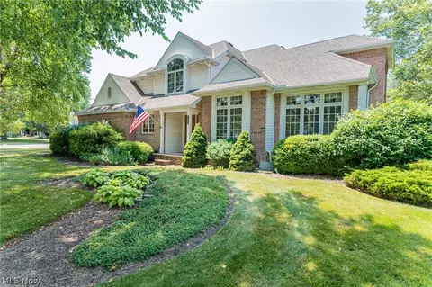 207 Ashland Ave, Elyria, OH 44035 photo 2