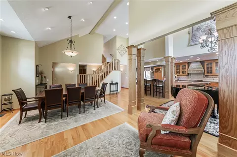 207 Ashland Ave, Elyria, OH 44035 photo 4
