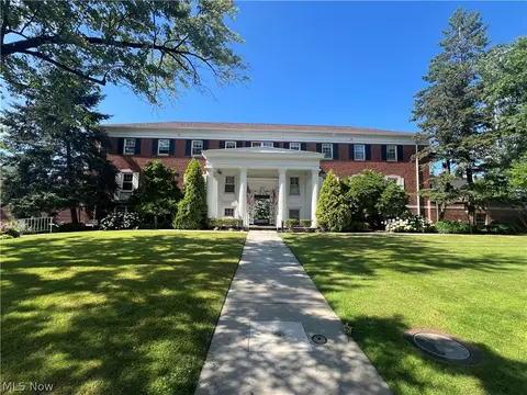 19901 Van Aken Blvd #F10, Shaker Heights, OH 44122