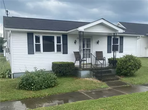 216 Broadway St, Quaker City, OH 43773