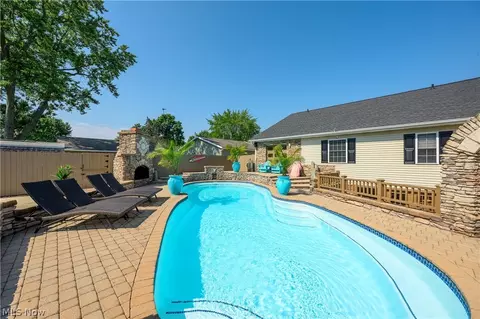 Exterior - 308 Avis Ave NW, Massillon, OH 44646 photo 5 of 12