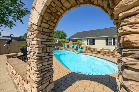 Exterior - 308 Avis Ave NW, Massillon, OH 44646 photo 9 of 12