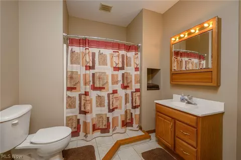 Bath - 308 Avis Ave NW, Massillon, OH 44646 photo 1 of 3