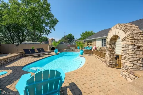 Exterior - 308 Avis Ave NW, Massillon, OH 44646 photo 6 of 12