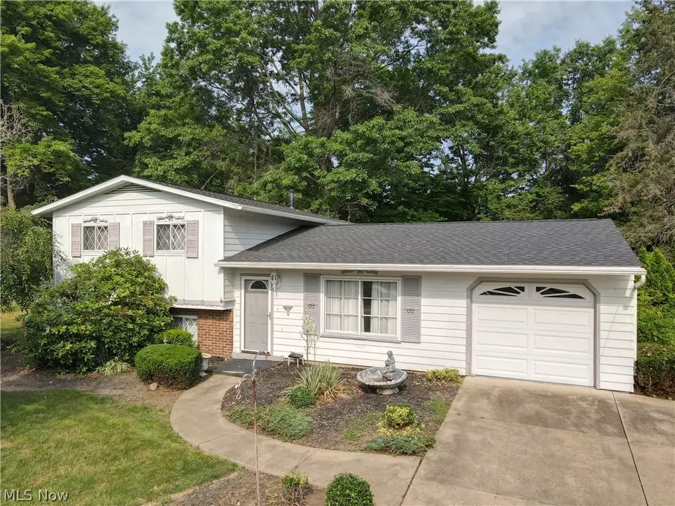 3891 Morley Dr, Kent, OH 44240 28 Photos Movoto