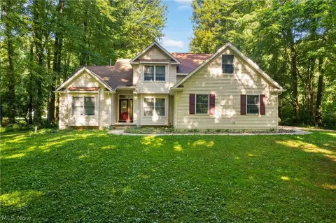 9572 Avon Belden Rd, Grafton, OH 44044