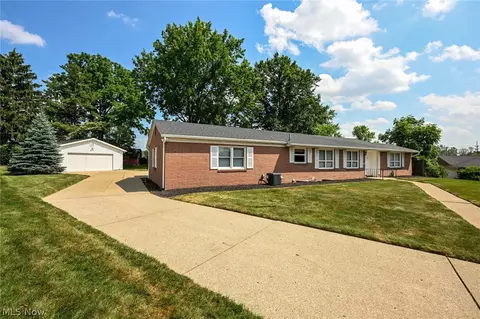 2545 58th St NE, Canton, OH 44721 photo 2