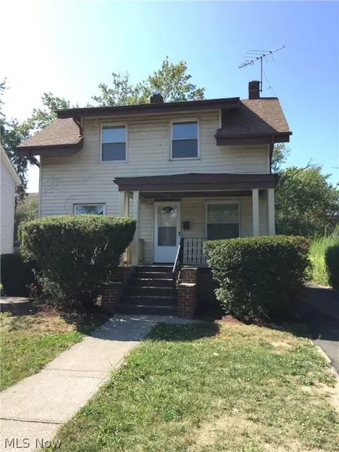 1752 S Taylor Rd, Cleveland Heights, OH 44118
